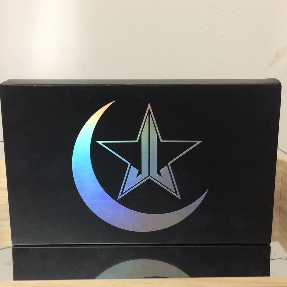 Jeffree star X Manny MUA ECLIPSE HIGHLIGHTER